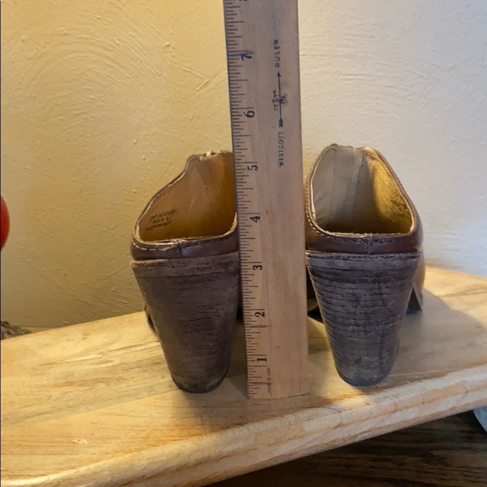 Frye - Picture 4 of 6